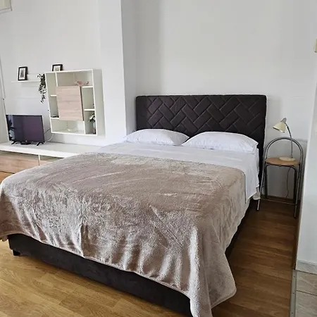 Apartman Pida , S 1 Spavacom Sobom Primosten