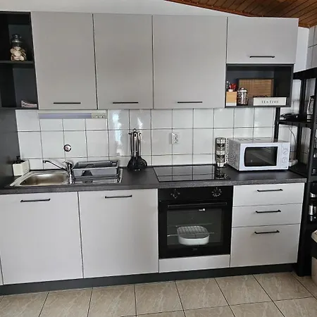 Pida , S 1 Spavacom Sobom Apartment Primosten