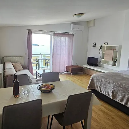 Pida , S 1 Spavacom Sobom