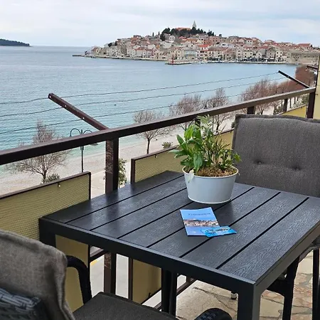 Pida , S 1 Spavacom Sobom *