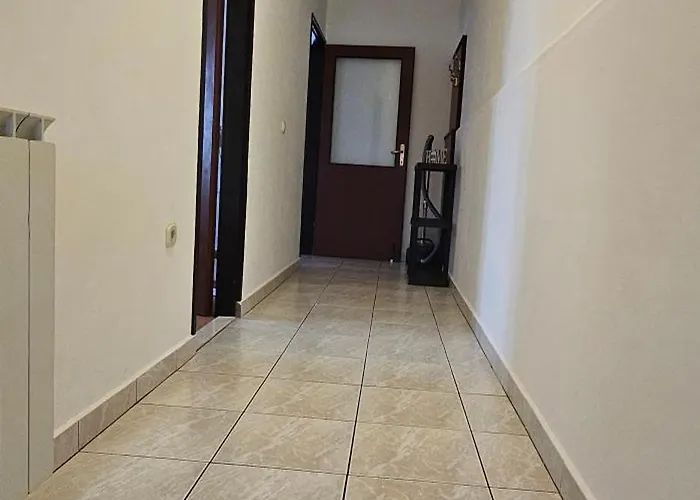 Pida , S 1 Spavacom Sobom 아파트