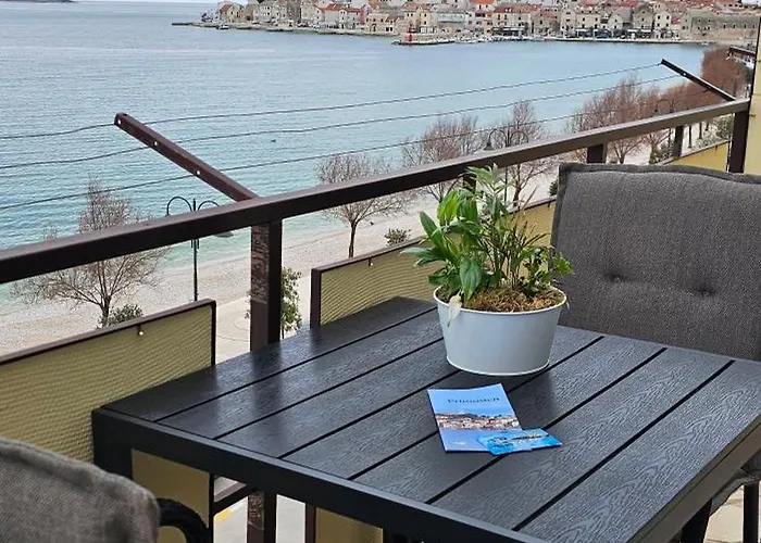 Pida , S 1 Spavacom Sobom *