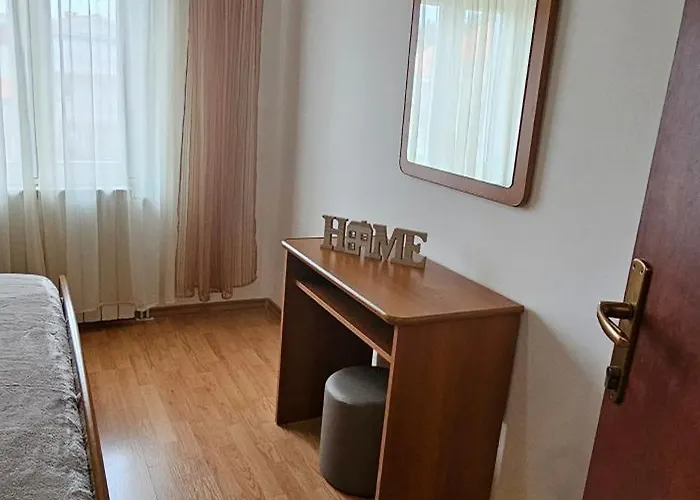 Pida , S 1 Spavacom Sobom Primošten